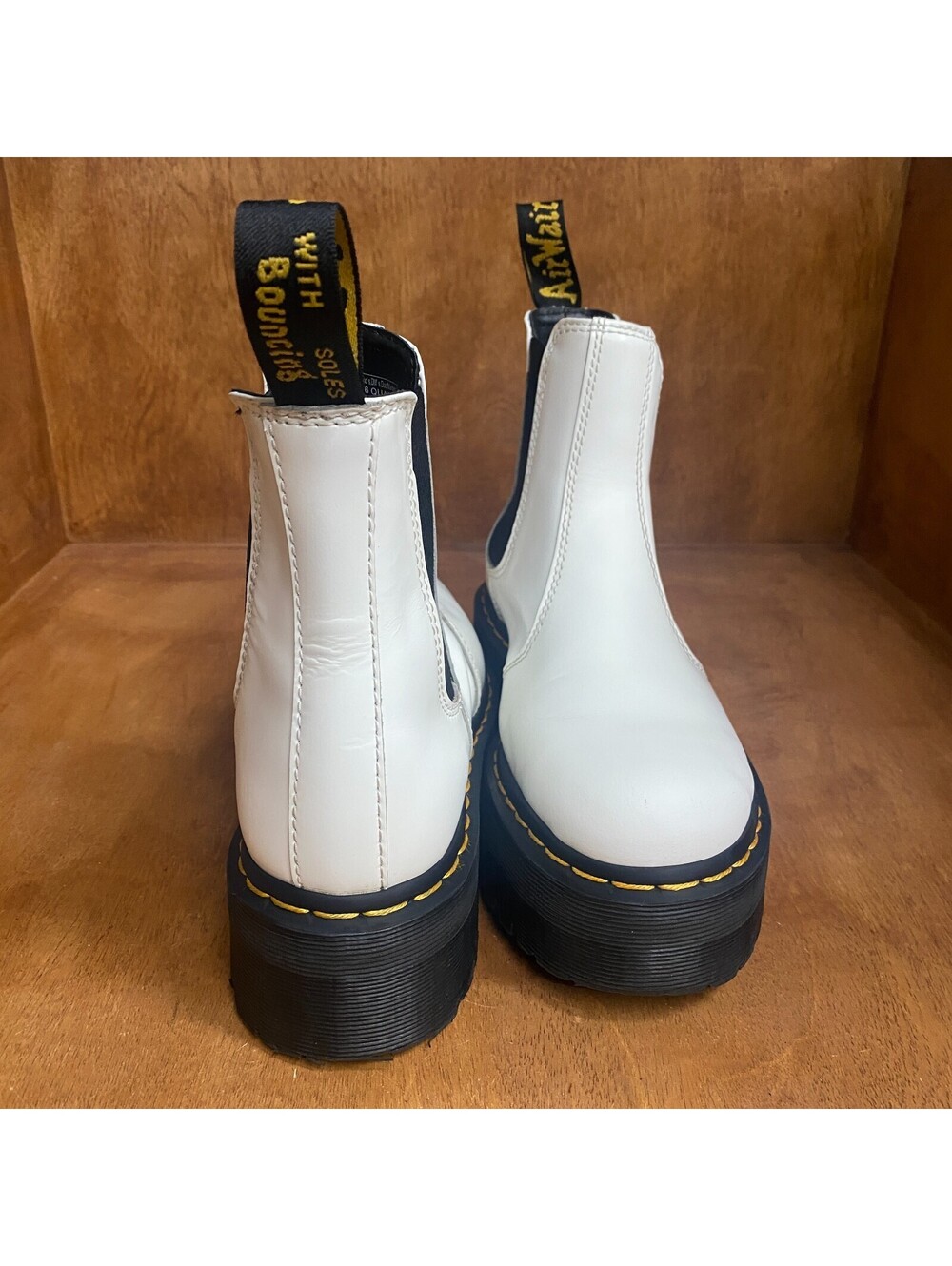 Dr Martins 2976 Quad Platform Chelsea Boots Smooth White Leather Women 8 AirWair - Picture 15 of 15